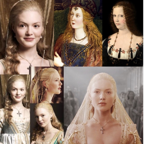 Lucrezia Borgia Natural Pearl Gold Hoop Renaissance Earrings Handmade Replicas - Picture 2 of 12